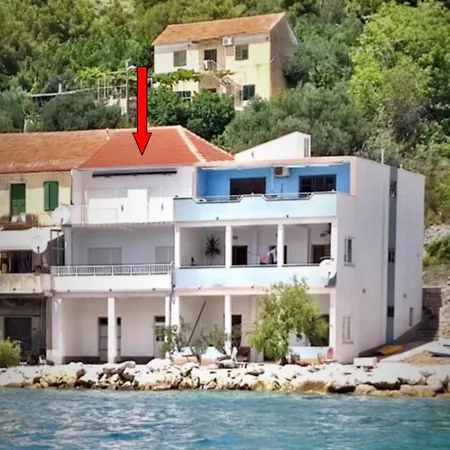 Seafront Studio-apartment * Krilo