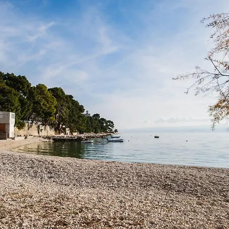 Seafront Studio-apartment * Krilo