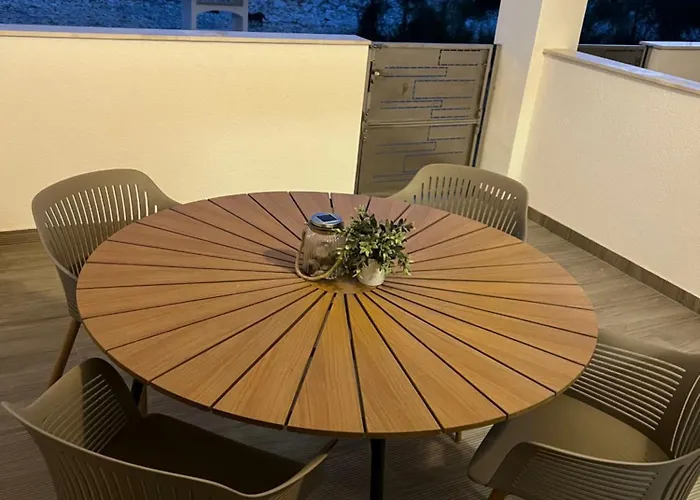 Seafront Studio-apartment Krilo