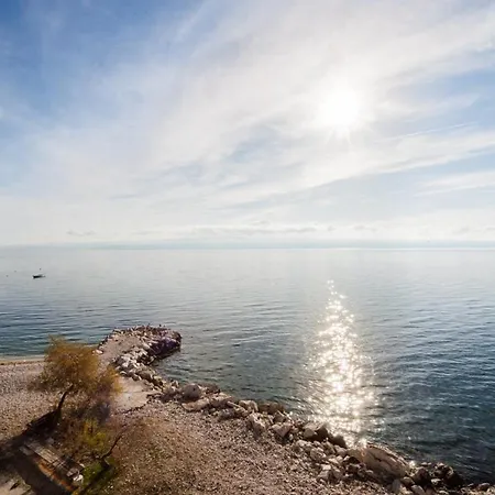 Seafront Studio-apartment *