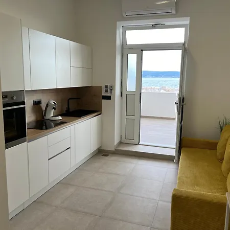 Seafront Studio-apartment Daire
