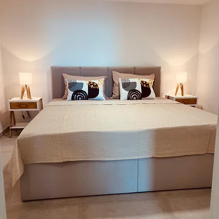 Seafront Studio-apartment