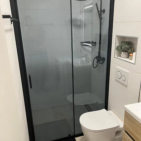 Seafront Studio-apartment Daire Krilo