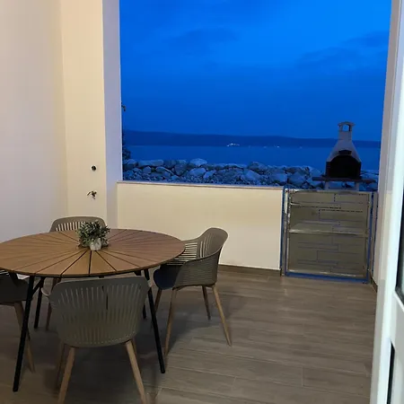Daire Seafront Studio-apartment Krilo
