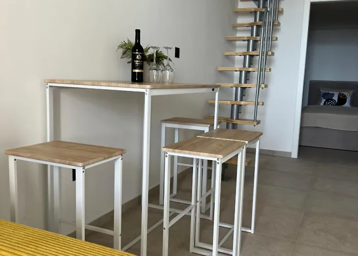 Seafront Studio-apartment * Krilo